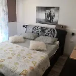 شقة Serpa